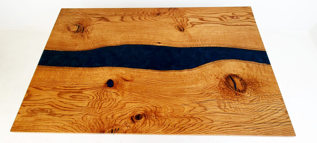 http://Live%20Edge%20Epoxy%20&%20Oak%20River%20Dining%20Table%202