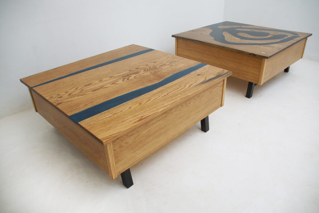 http://Custom%20Blue%20Epoxy%20&%20Oak%20Lift%20Top%20Coffee%20Table