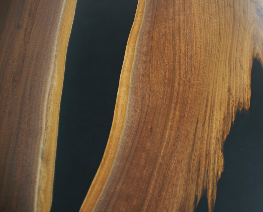 http://Matching%20Walnut%20Dining%20Room%20Table%20&%20Live%20Edge%20Bench%204