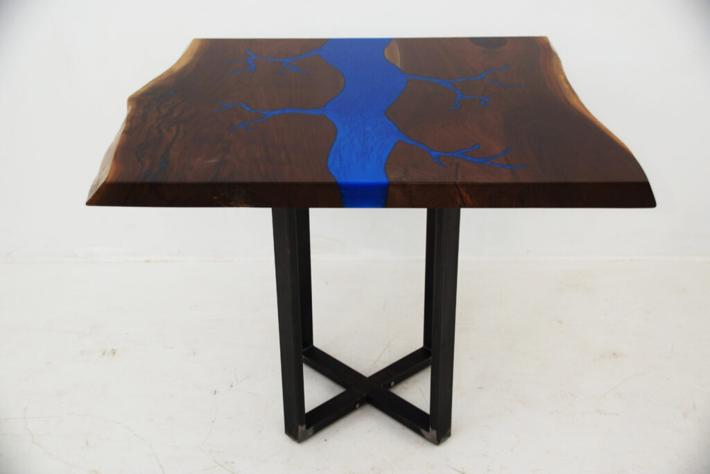 http://Live%20Edge%20Kitchen%20Table%20With%20Manmade%20Lake%20Carving%206