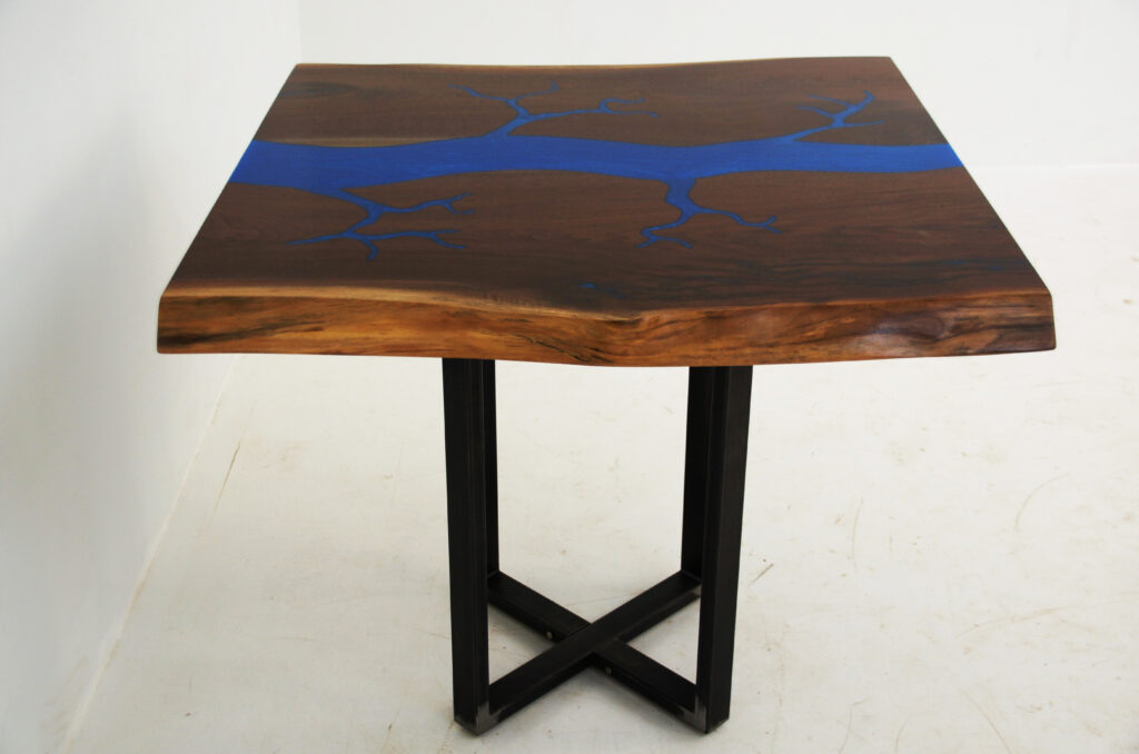 http://Live%20Edge%20Kitchen%20Table%20With%20Manmade%20Lake%20Carving%205