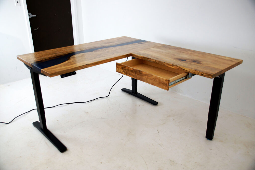 http://Ergonomic%20L%20Shaped%20Desk%202