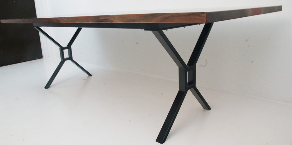 http://Walnut%20River%20Dining%20Table%20With%20Crimson%20Epoxy%20Resin%206