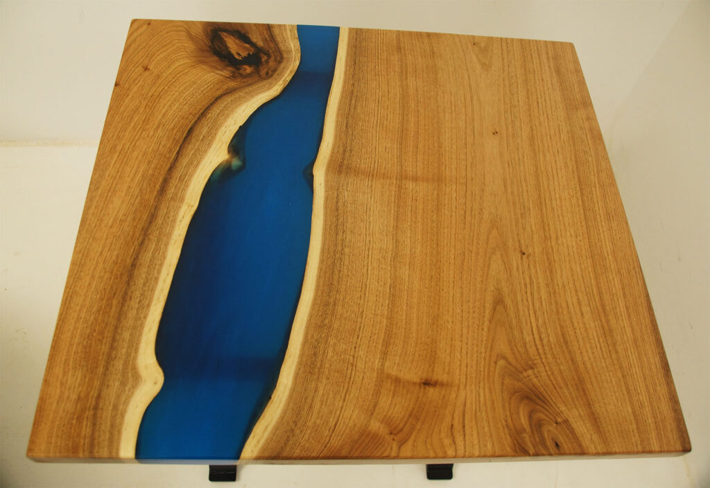 http://Butternut%20Blue%20River%20Coffee%20Table%20&%20Matching%20End%20Tables%2012