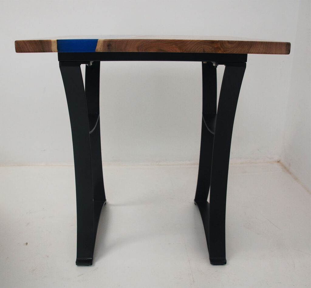 http://Butternut%20Blue%20River%20Coffee%20Table%20&%20Matching%20End%20Tables%2011