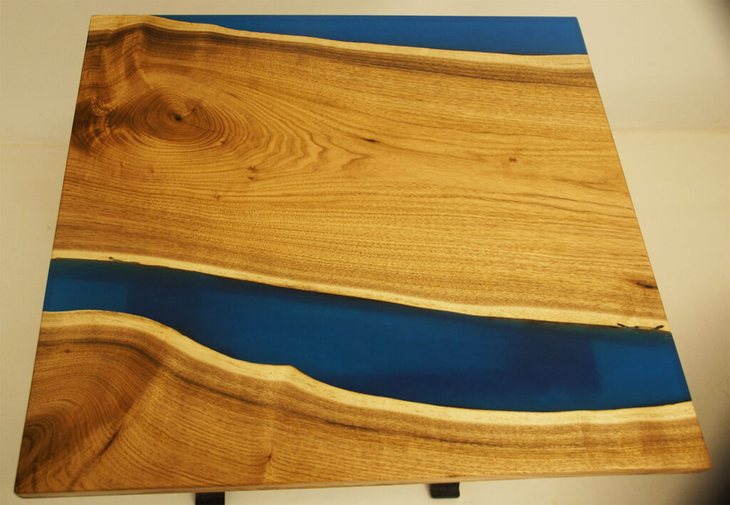 http://Butternut%20Blue%20River%20Coffee%20Table%20&%20Matching%20End%20Tables%207