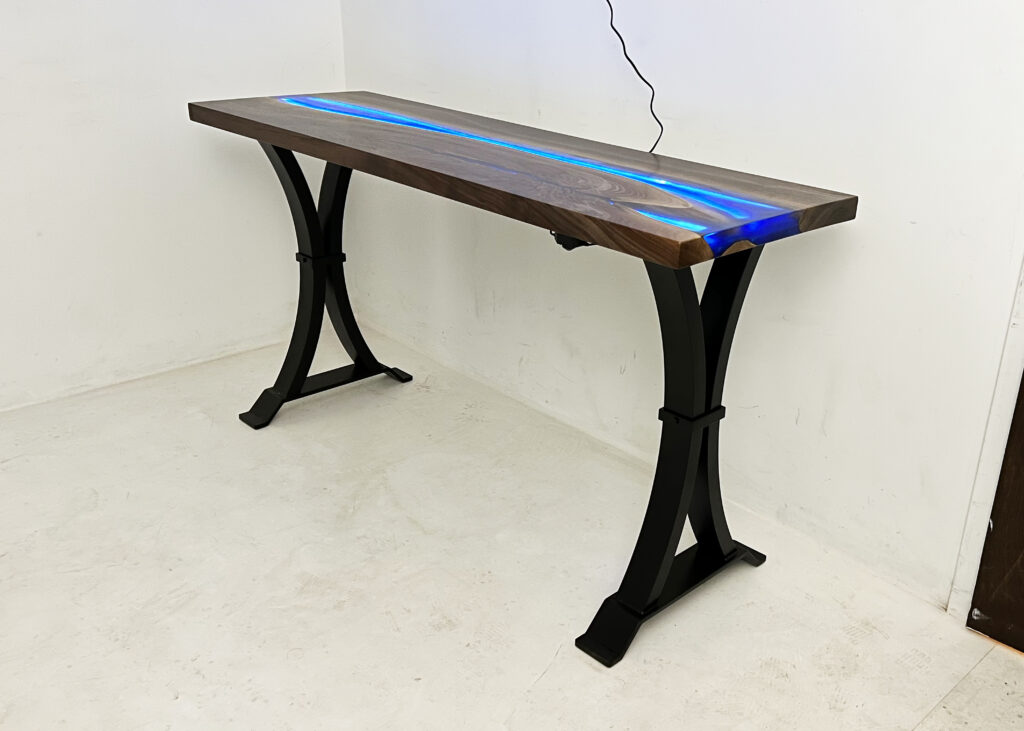 http://Deep%20Blue%20Epoxy%20&%20Walnut%20Sofa%20Table%20With%20LED%20Lights%2014