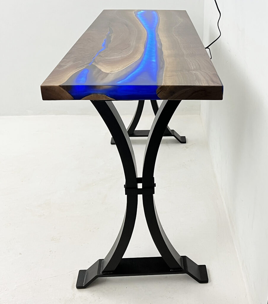 http://Deep%20Blue%20Epoxy%20&%20Walnut%20Sofa%20Table%20With%20LED%20Lights%2011