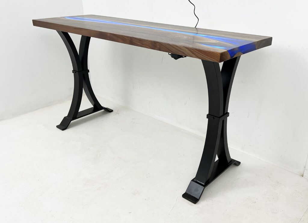 http://Deep%20Blue%20Epoxy%20&%20Walnut%20Sofa%20Table%20With%20LED%20Lights%2010