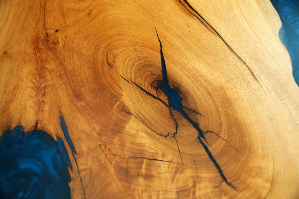 http://Cherry%20Wood%20Dining%20Table%20With%20Deep%20Blue%20Resin%208