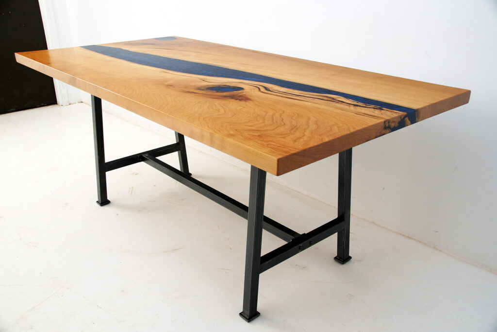 http://Cherry%20Wood%20Dining%20Table%20With%20Deep%20Blue%20Resin%207