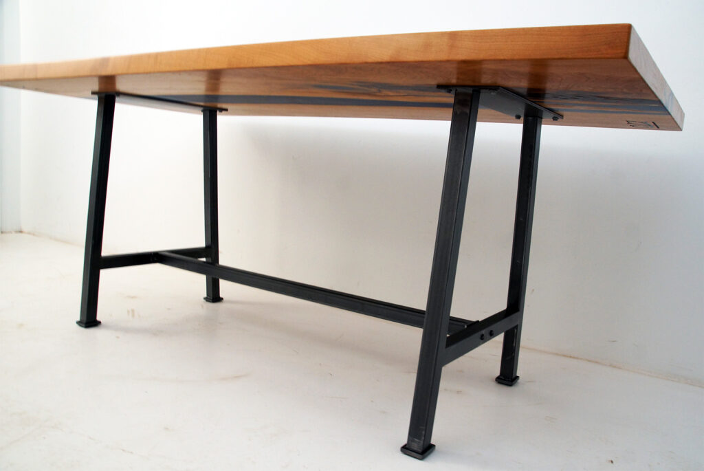 http://Cherry%20Wood%20Dining%20Table%20With%20Deep%20Blue%20Resin%204