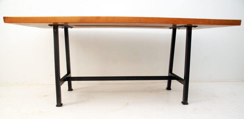 http://Cherry%20Wood%20Dining%20Table%20With%20Deep%20Blue%20Resin%203