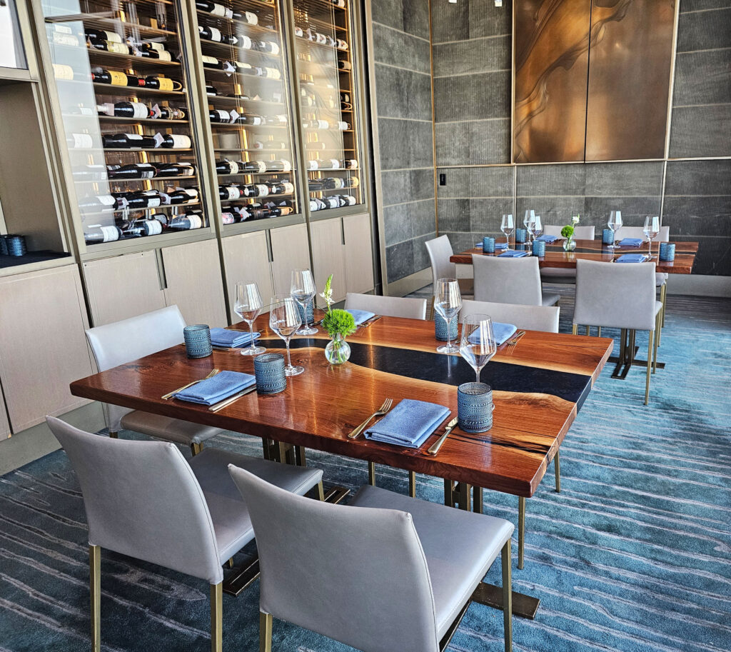 http://Walnut%20River%20Dining%20Tables%20For%20New%20York%20City%20Restaurant%208