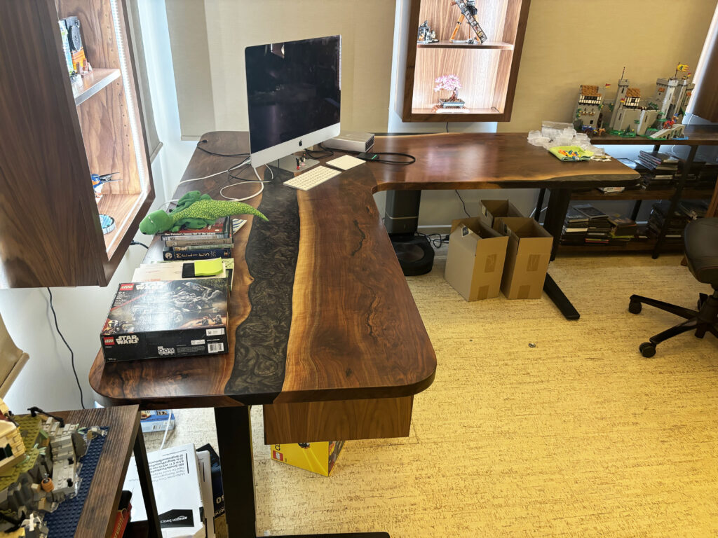 http://Black%20&%20Gold%20Epoxy%20Walnut%20Corner%20Desk%201
