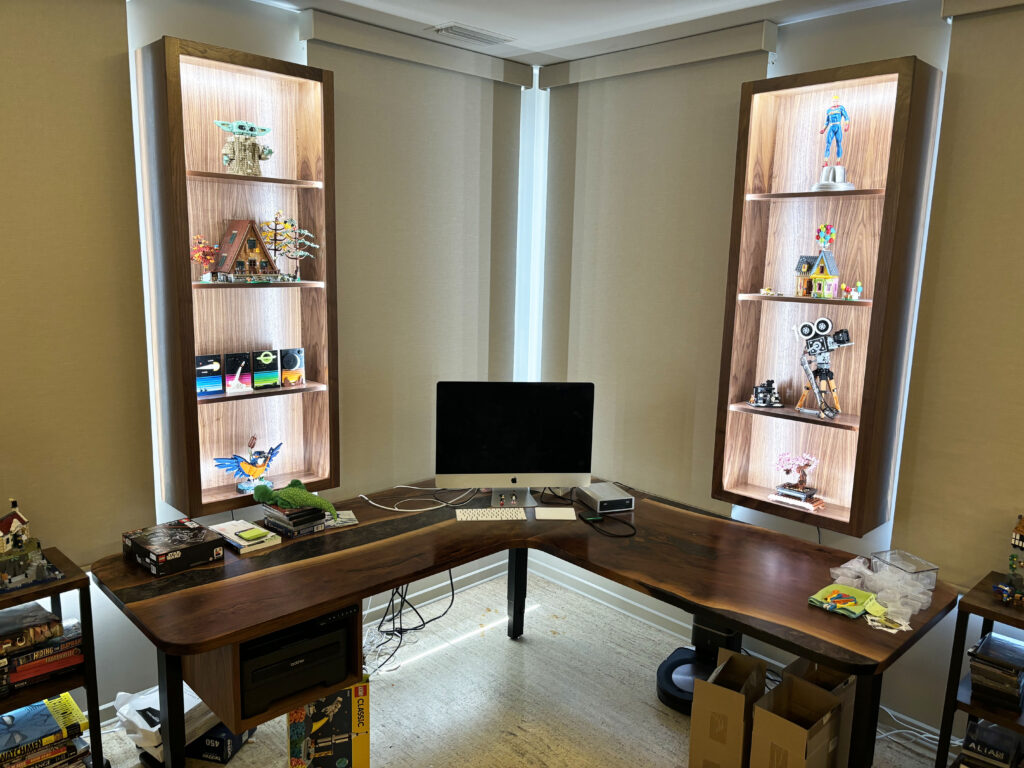 http://Black%20&%20Gold%20Epoxy%20Walnut%20Corner%20Desk%202