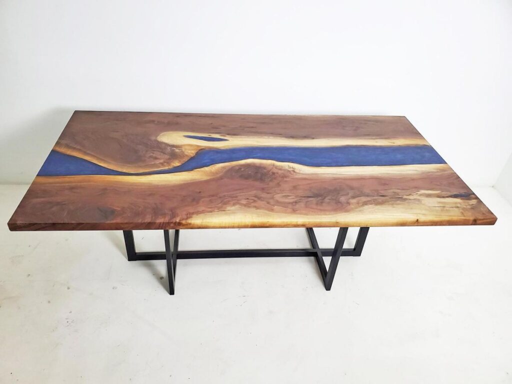 http://Blue%20Epoxy%20Resin%20River%20Dining%20Table%201