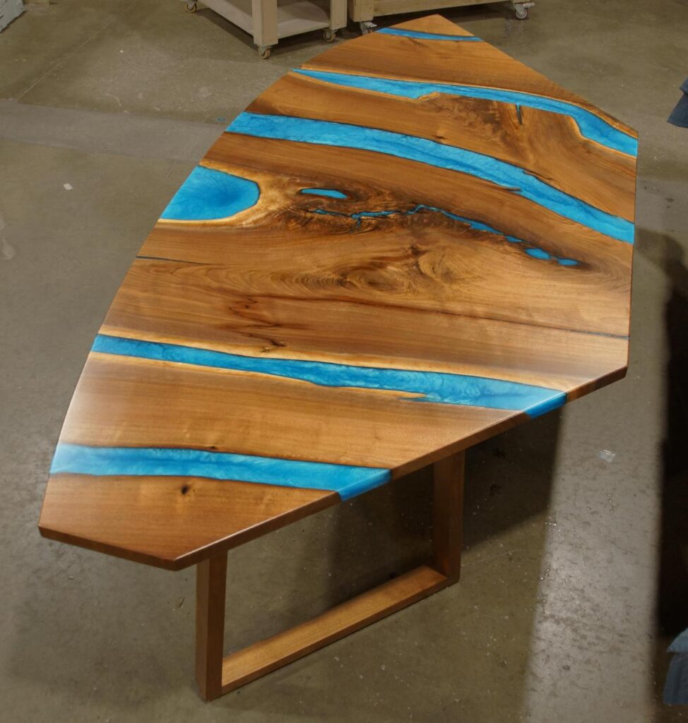 http://Walnut%20&%20Epoxy%20Kitchen%20Nook%20Table%203