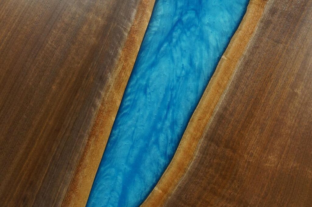 http://Walnut%20&%20Epoxy%20Kitchen%20Nook%20Table%205