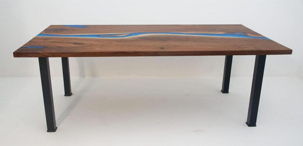 http://Walnut%20Dining%20Table%20With%20Blue%20Epoxy%20Resin%20River%203