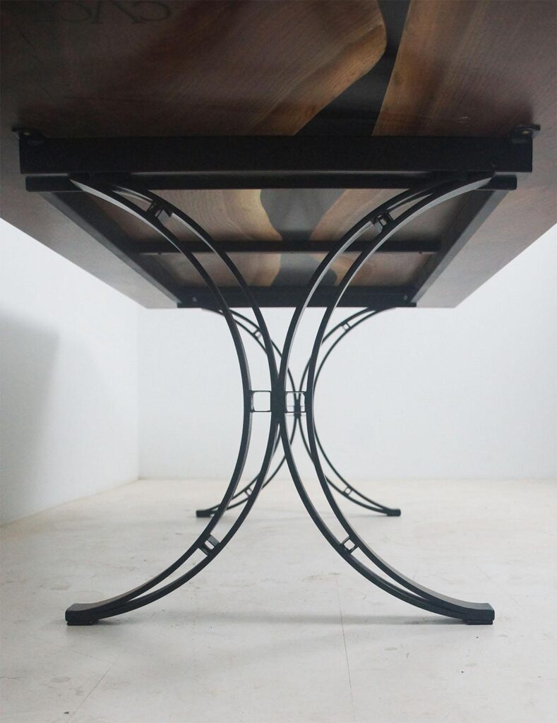http://Large%20Black%20Walnut%20Dining%20Room%20Table%20with%20Black%20Epoxy%20River%203