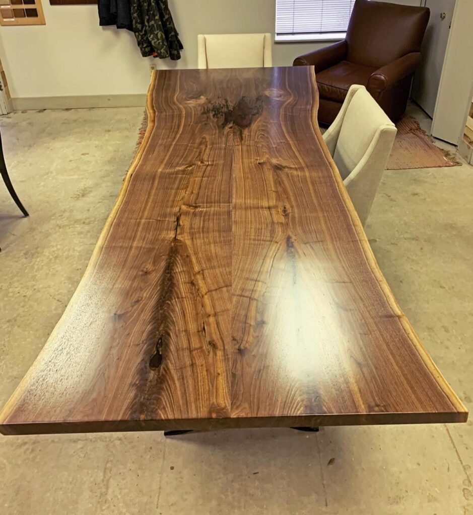 http://Live%20Edge%20Walnut%20Dining%20Table%20With%20Red%20Epoxy%20Resin%204