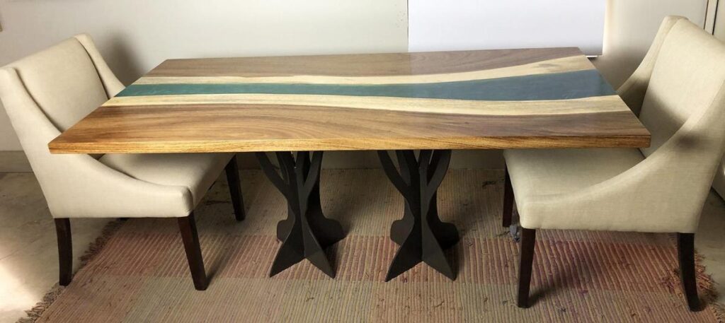 http://Custom%20Live%20Edge%20Green%20Epoxy%20Resin%20River%20LED%20Backlit%20Dining%20Table%206