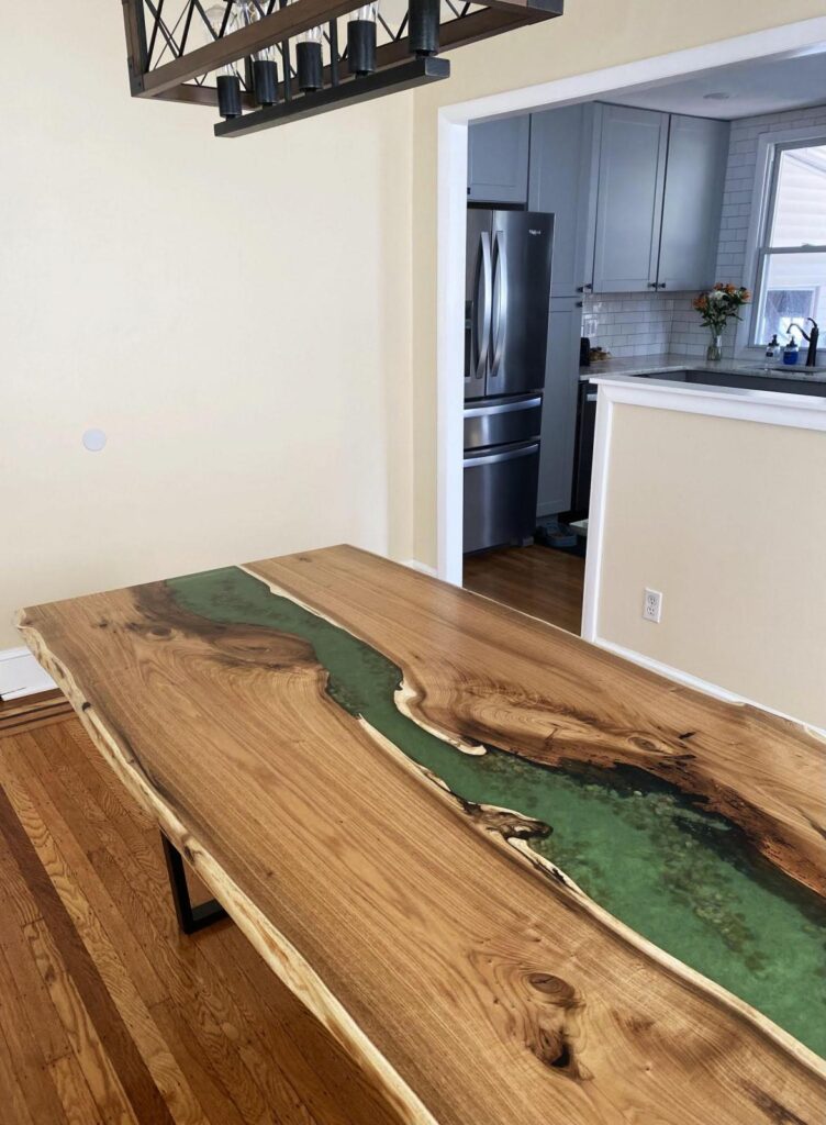 http://Green%20River%20Dining%20Room%20Table%20With%20Sand%20And%20Pebbles%201