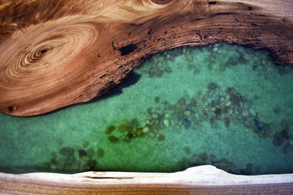 http://Green%20River%20Dining%20Room%20Table%20With%20Sand%20And%20Pebbles%205
