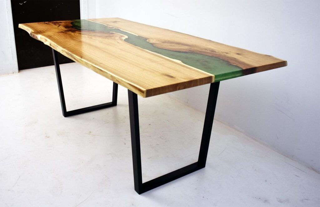 http://Green%20River%20Dining%20Room%20Table%20With%20Sand%20And%20Pebbles%208
