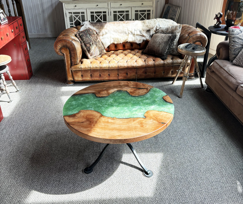 http://Round%20Sycamore%20Coffee%20Table%20With%20Green%20Resin%201