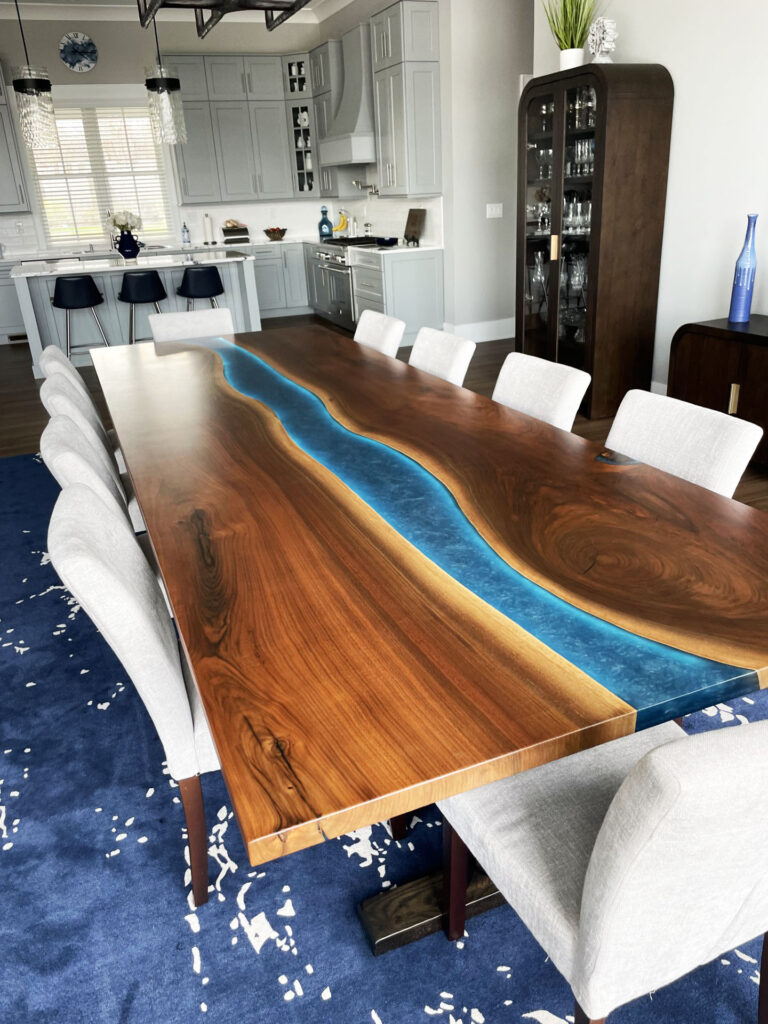http://Custom%20Walnut%20Dining%20Room%20Table%20With%20LED%20Lights%203