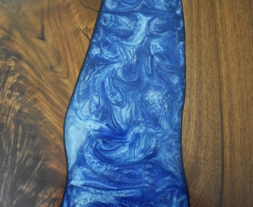 http://Blue%20Epoxy%20Resin%20River%20Custom%20Dining%20Bench%20&%20Table%204