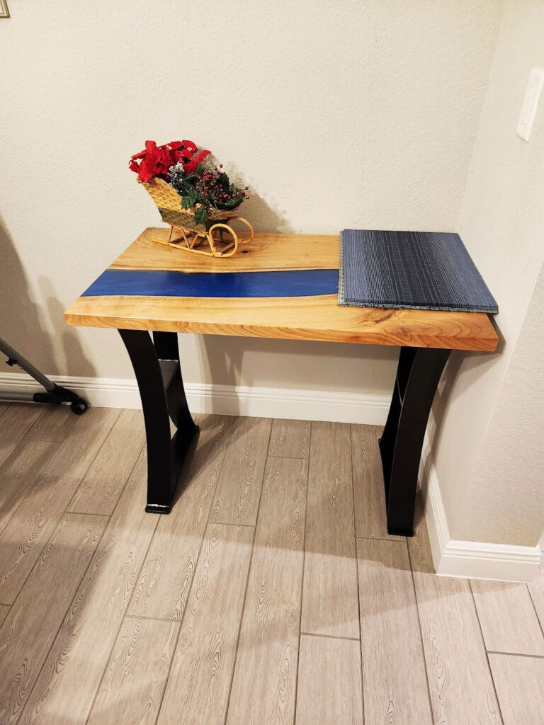 http://Matching%20Butternut%20Dining,%20Coffee%20&%20Side%20Tables%203