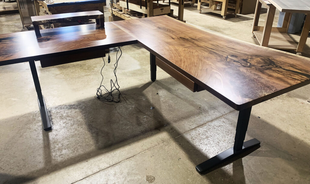 http://L%20Shaped%20Walnut%20Ergonomic%20Desk%207