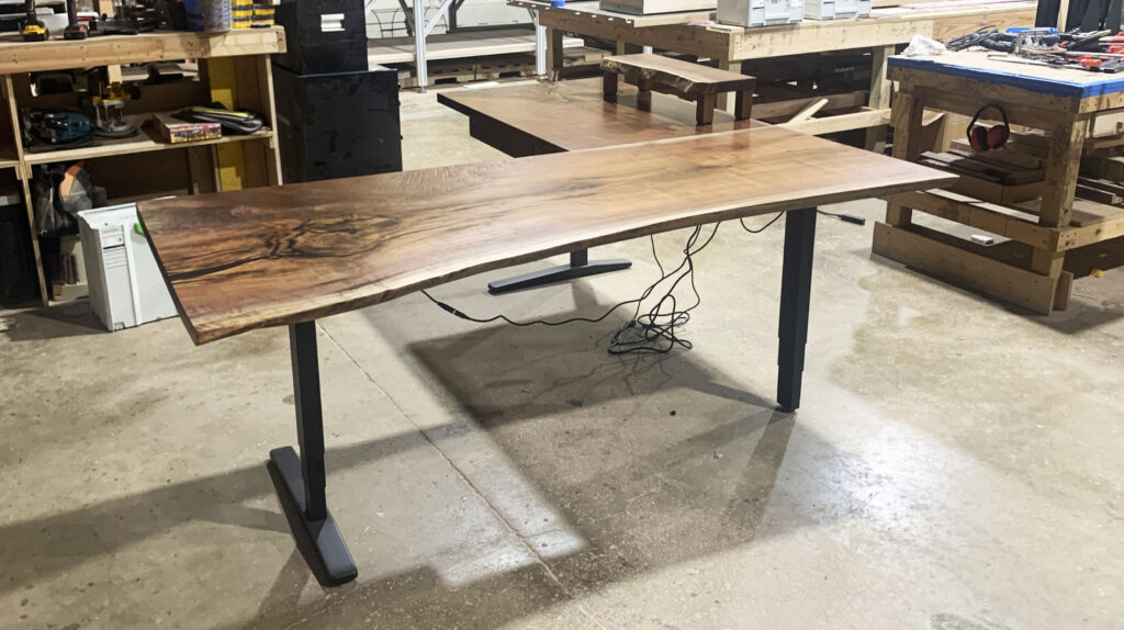 http://L%20Shaped%20Walnut%20Ergonomic%20Desk%202