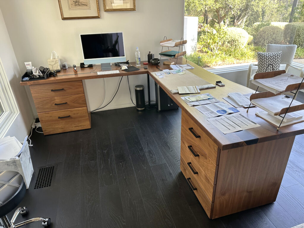http://Walnut%20&%20Black%20Epoxy%20Resin%20L%20Shaped%20Desk%203