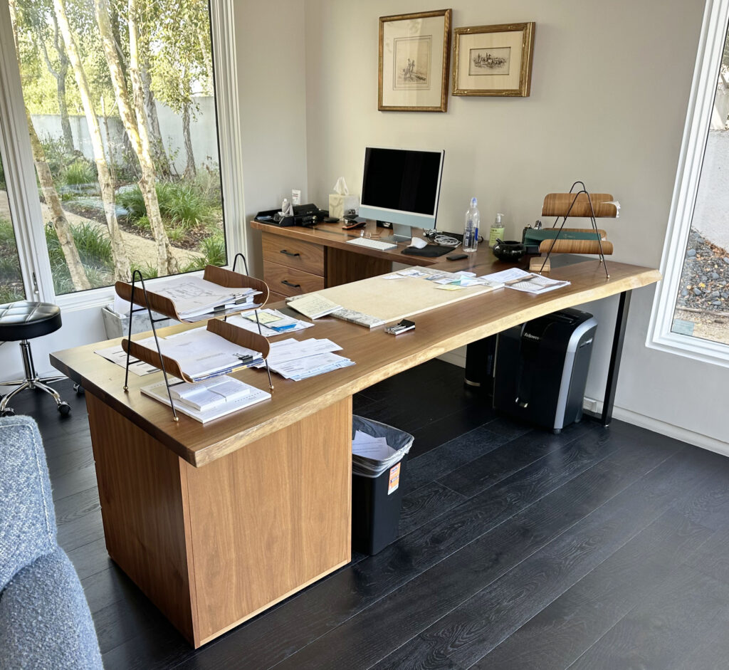 http://Walnut%20&%20Black%20Epoxy%20Resin%20L%20Shaped%20Desk%202